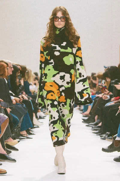 Look 50
